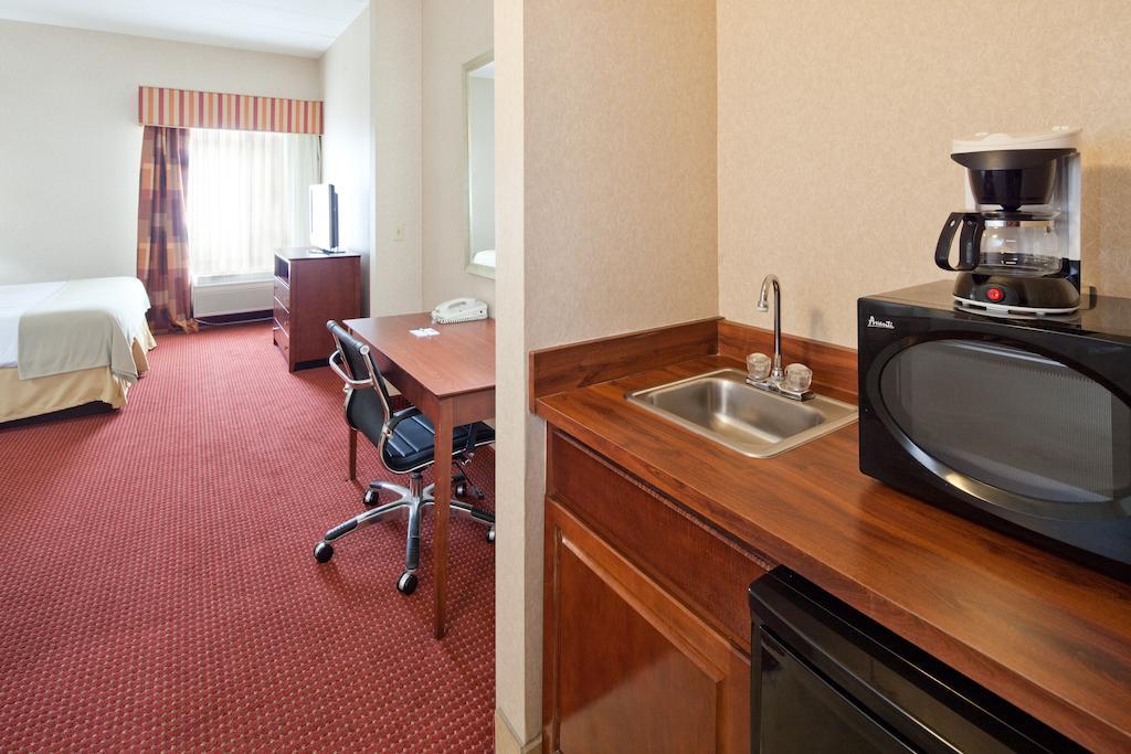 Holiday Inn Express Cincinnati-לורנסבורג מראה חיצוני תמונה