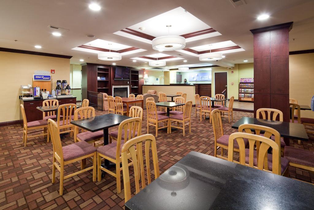 Holiday Inn Express Cincinnati-לורנסבורג מראה חיצוני תמונה