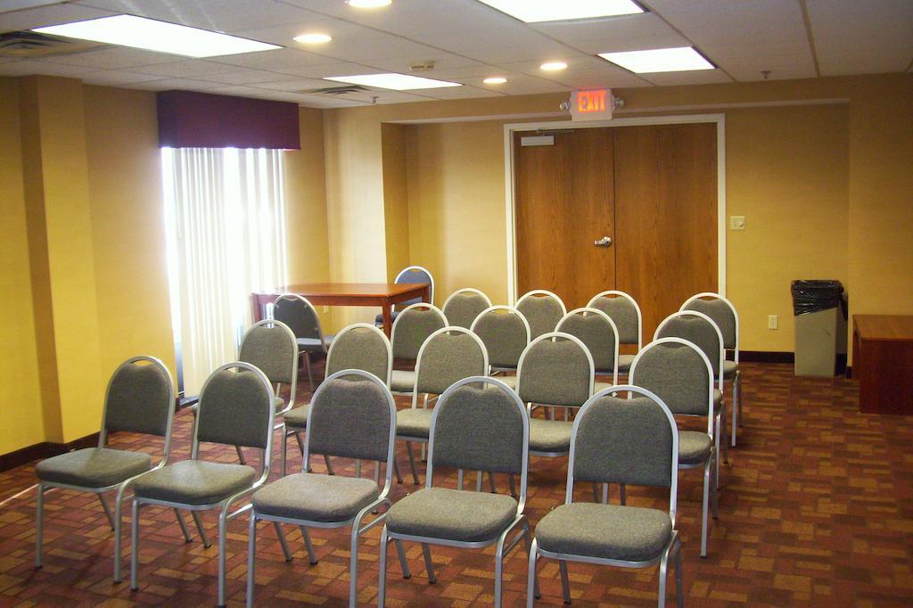 Holiday Inn Express Cincinnati-לורנסבורג מראה חיצוני תמונה