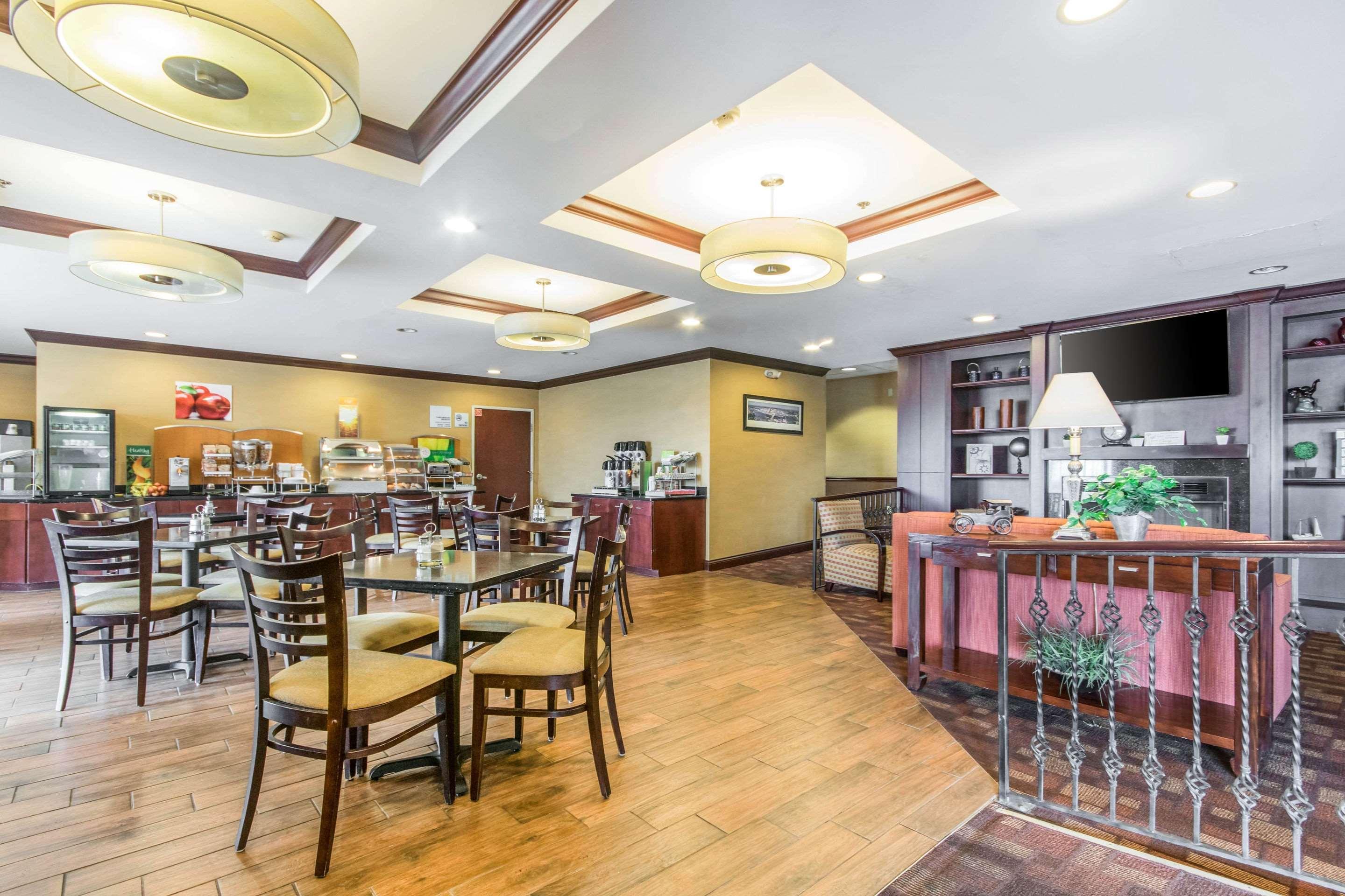 Holiday Inn Express Cincinnati-לורנסבורג מראה חיצוני תמונה